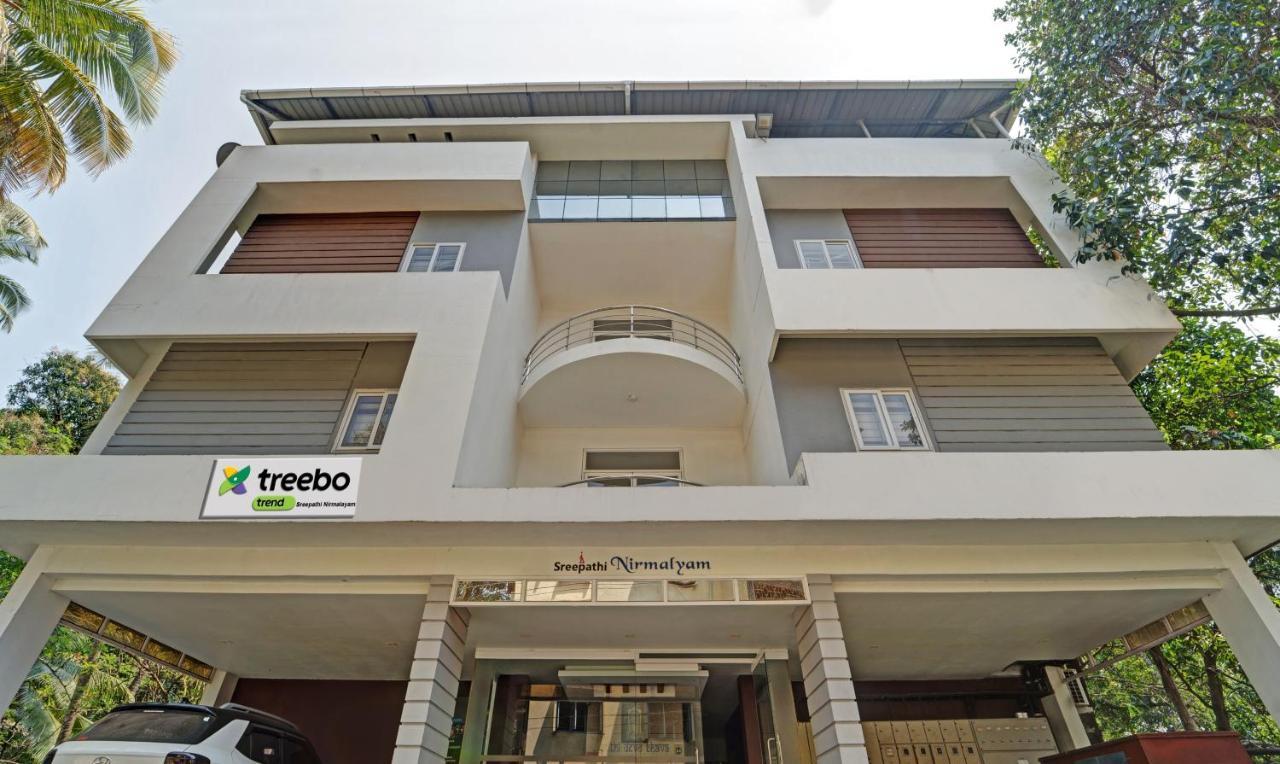 Sreepathi Nirmalyam 400 Mts From Guruvayoor Temple Hotel Guruvāyūr Екстериор снимка